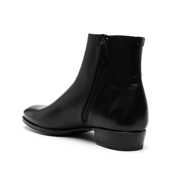 Zip-up leather ankle boots