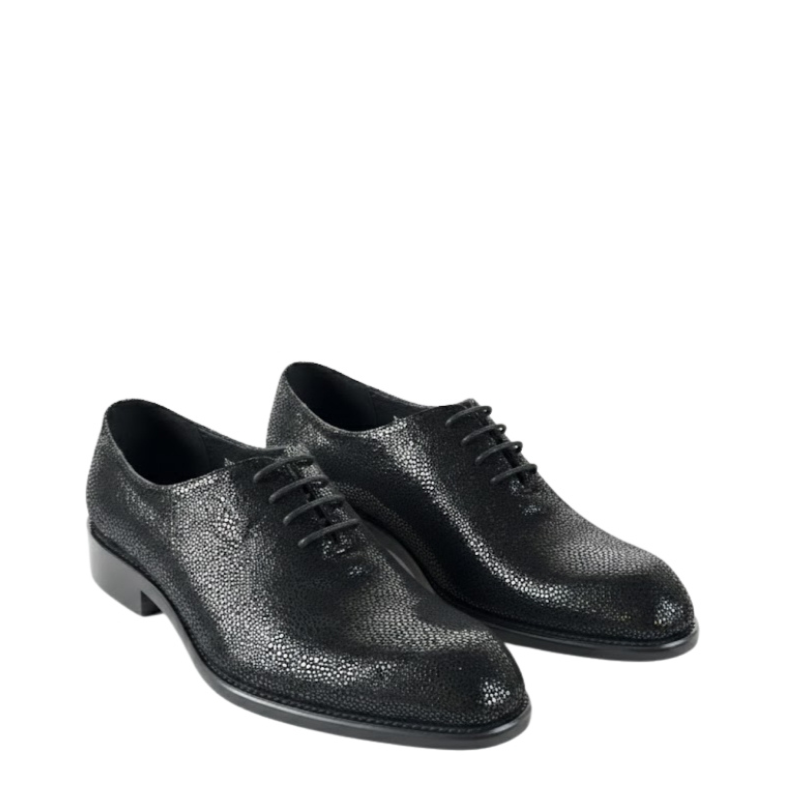 Black Leather Oxfords with Textured Finish Black Oxford Shoes: A Man main image 3