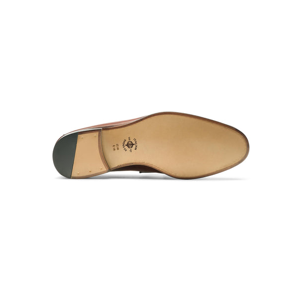 Sasso Utilizes Classic Penny Loafer