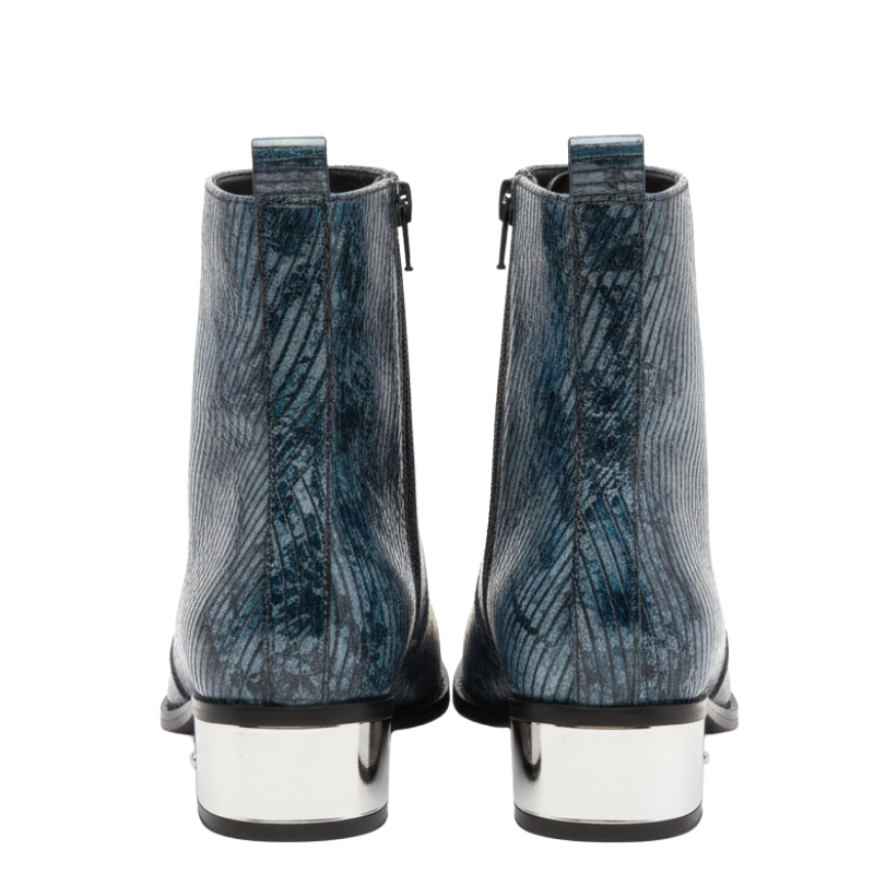 Aurora Crest Golden-Toe Boots