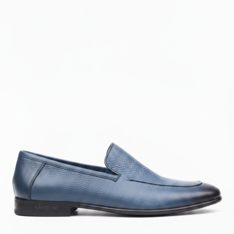Smooth slip‑on silhouette Gradient Luxe Loafers