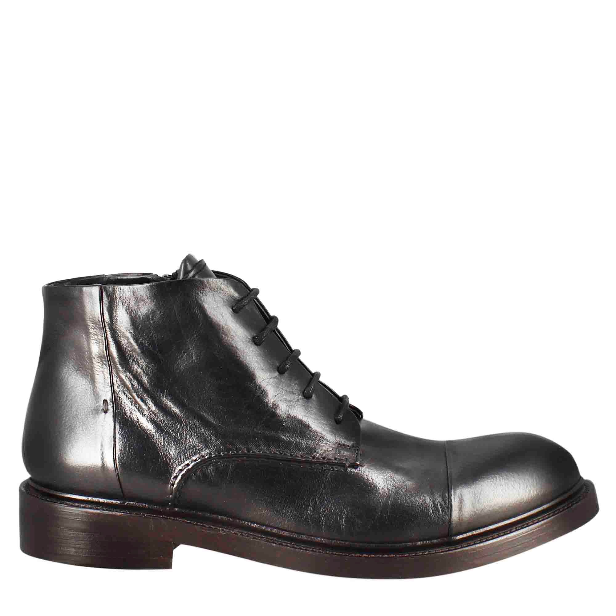 Medium diver men's amphibious boot in washed leather