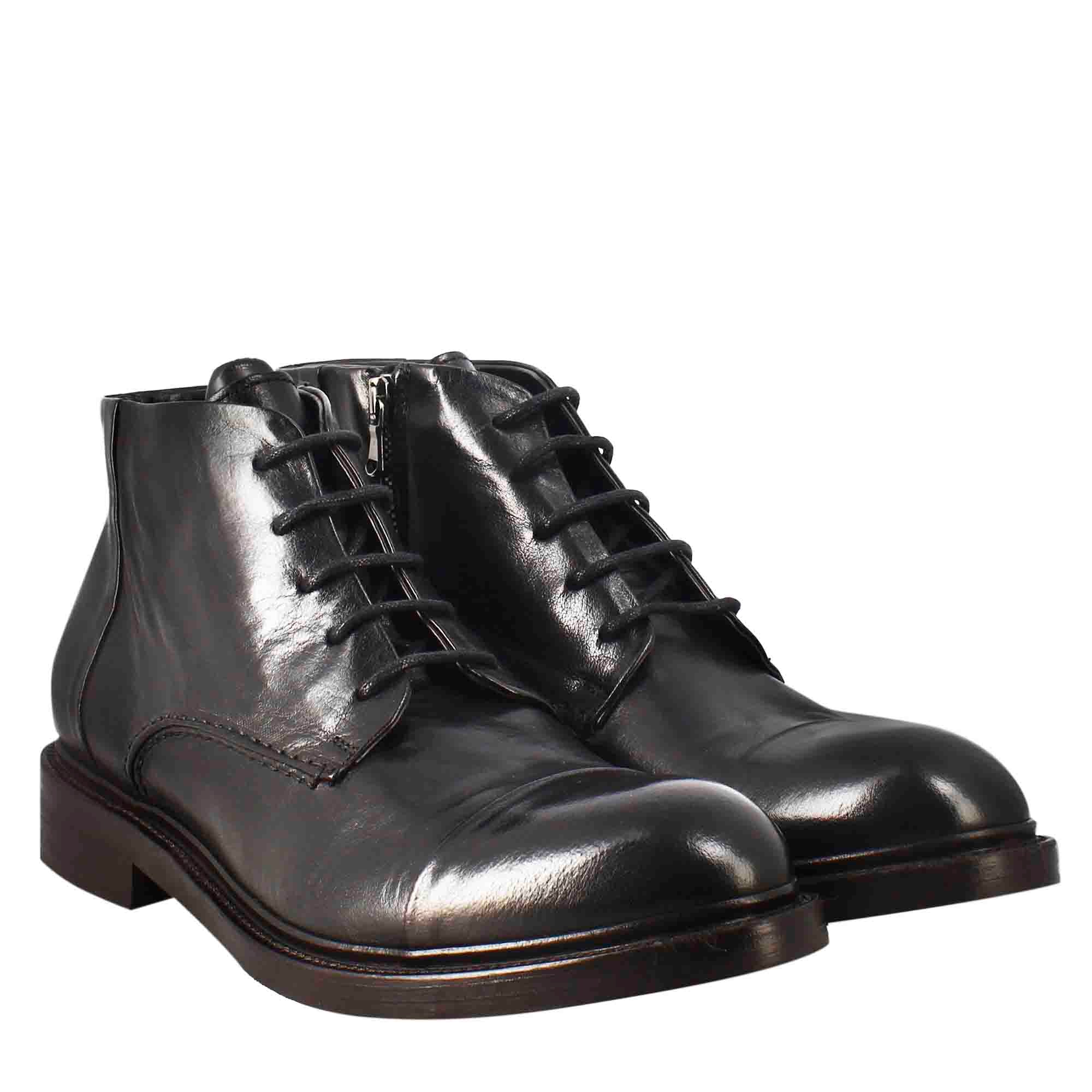 Medium diver men's amphibious boot in washed leather