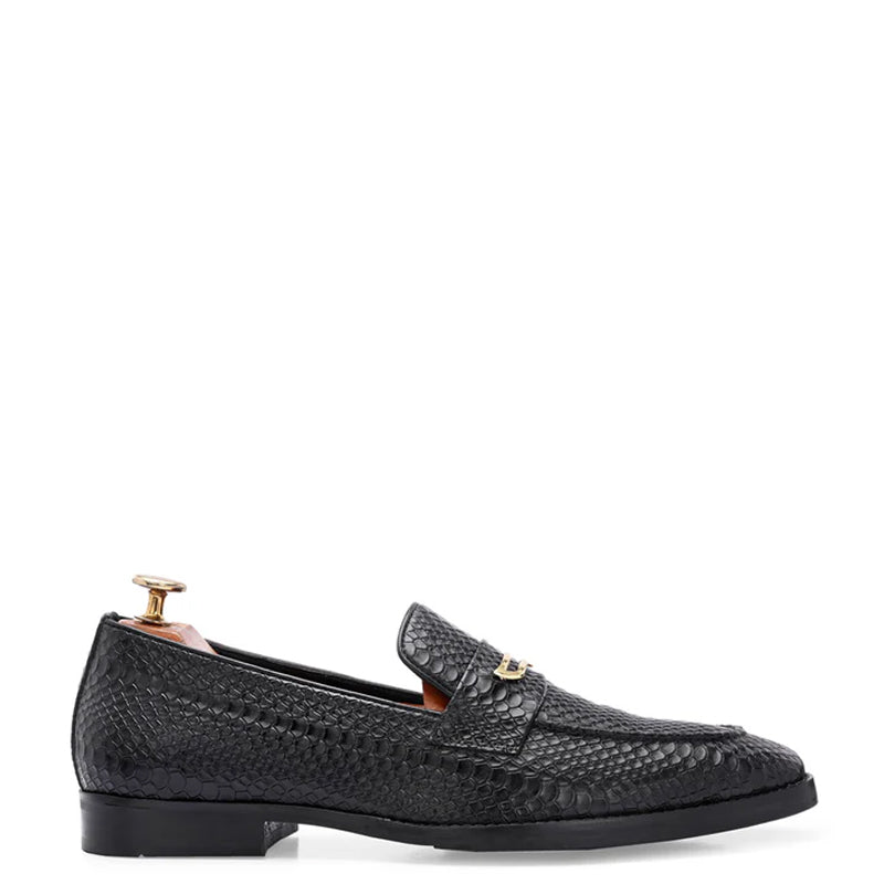 Men Textured Premium Solid Leather Formal Loafers display picture 3
