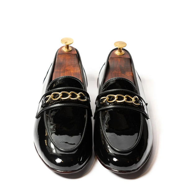 Patent Shiny Leather Loafers With Gold Chain