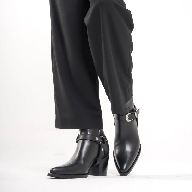 Leather High Heel Chelsea With Chain Boots