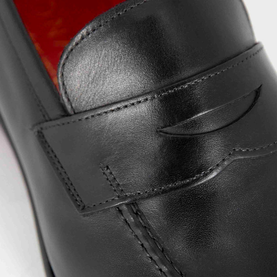 Classic Moccasin in Black Leather