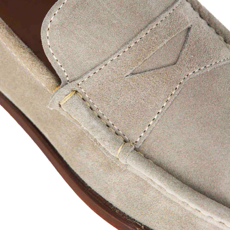 Handmade Suede Men s Moccasin
