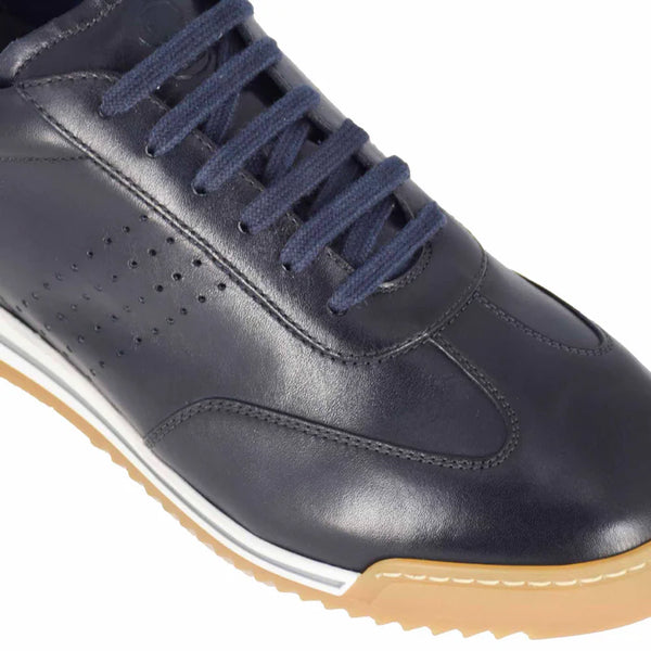 Men's casual sneaker in woven leather