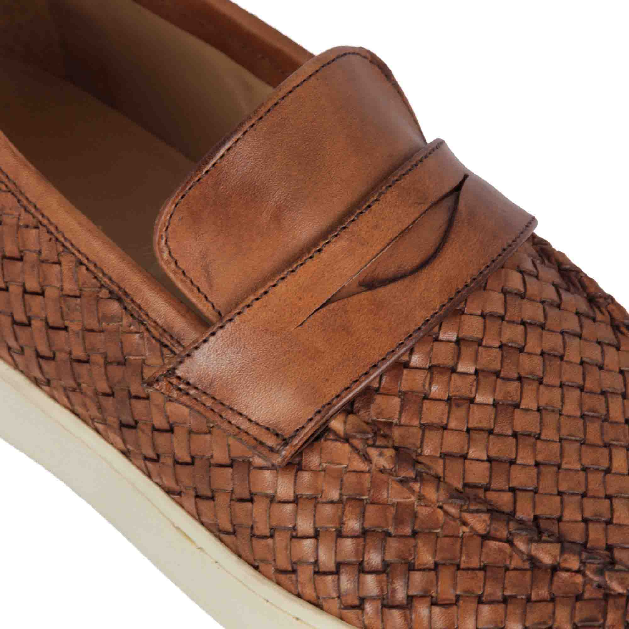 Men's sneaker in woven leather