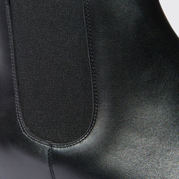 Classic Chelsea Round Toe Matt Boots