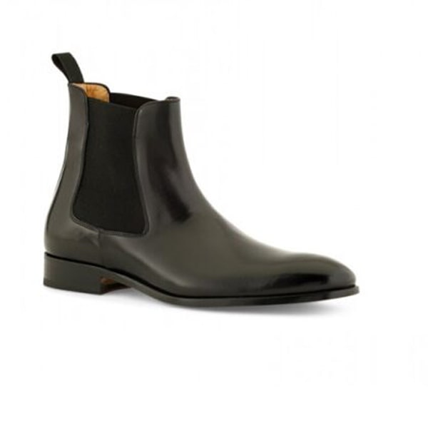 Classic Chelsea Round Toe Black Boots