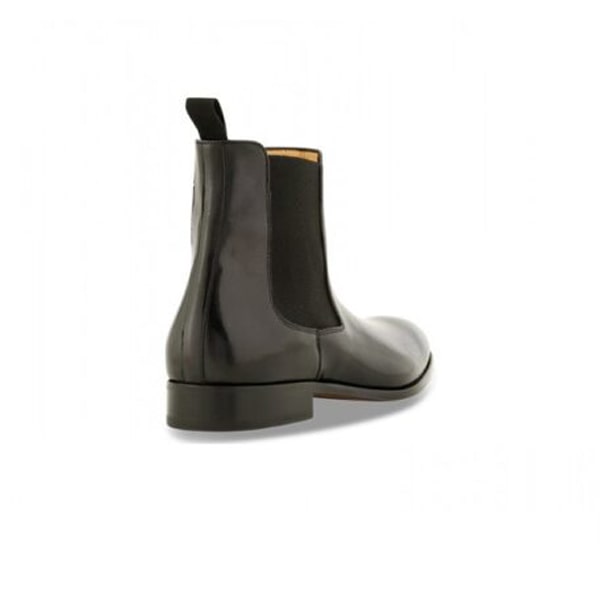 Classic Chelsea Round Toe Boots