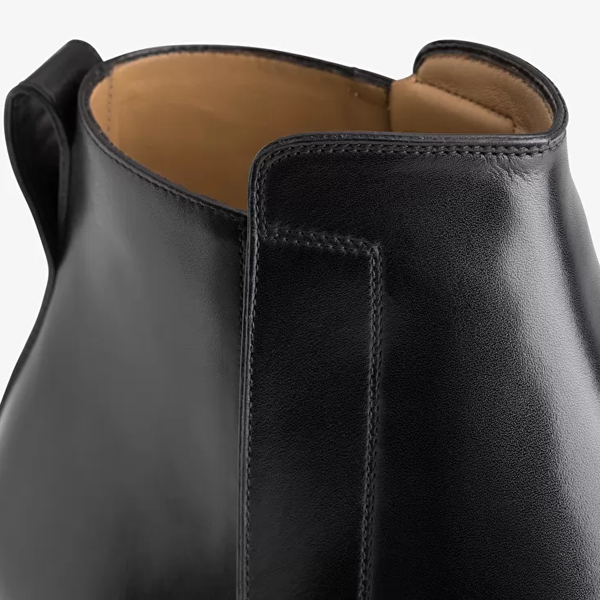 Classic Chelsea Round Toe Leather Boots