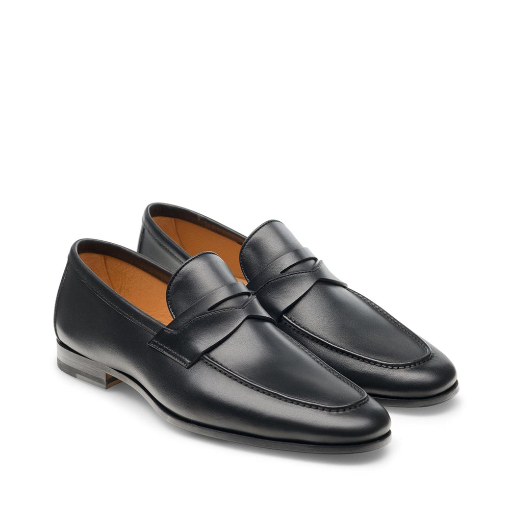 Utilizes Classic Penny Loafer