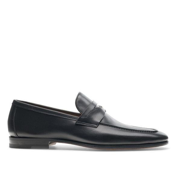 Utilizes Classic Penny Loafer