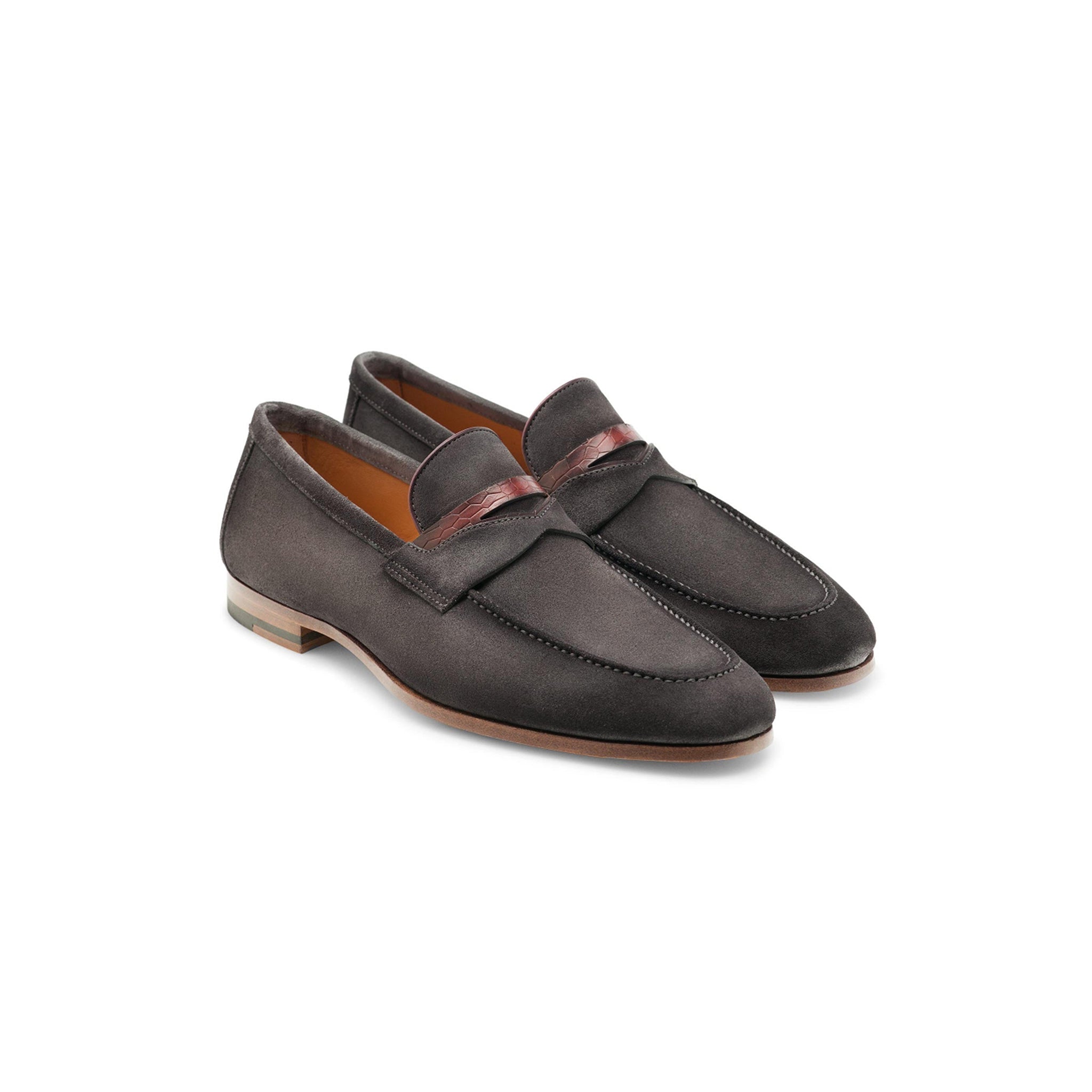 Sasso Utilizes Classic Penny Loafer