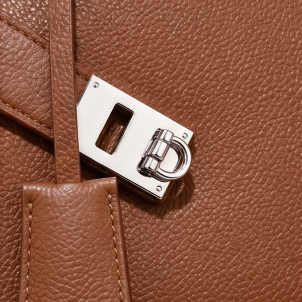 Classic Stylish Leather Ladies Handbag