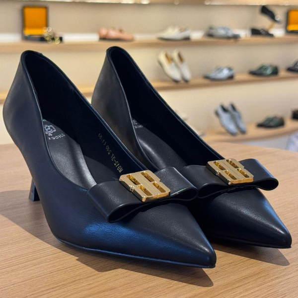 Italian Pointed Closed toe Bow Kitten Heeled