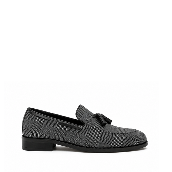 Classic Charm Plaid Pattern Tassel Loafer