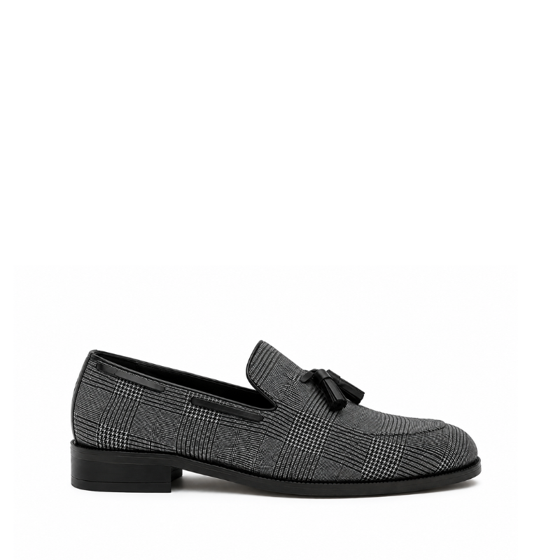 Classic Charm Plaid Pattern Tassel Loafer