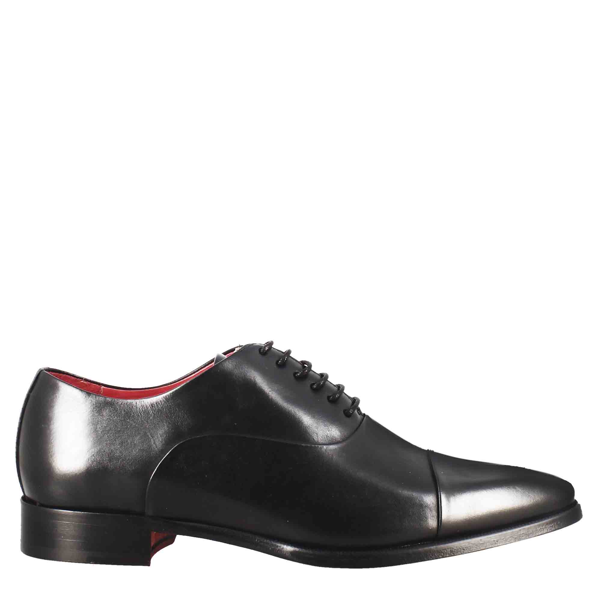 French toe shoes in black leather