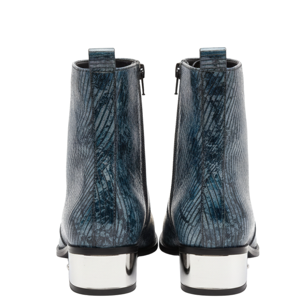 Aurora Crest Golden Toe Boots