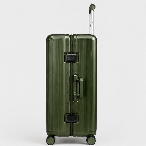 Luxury Ribbed Hard-Shell Cabin Trolley Bag