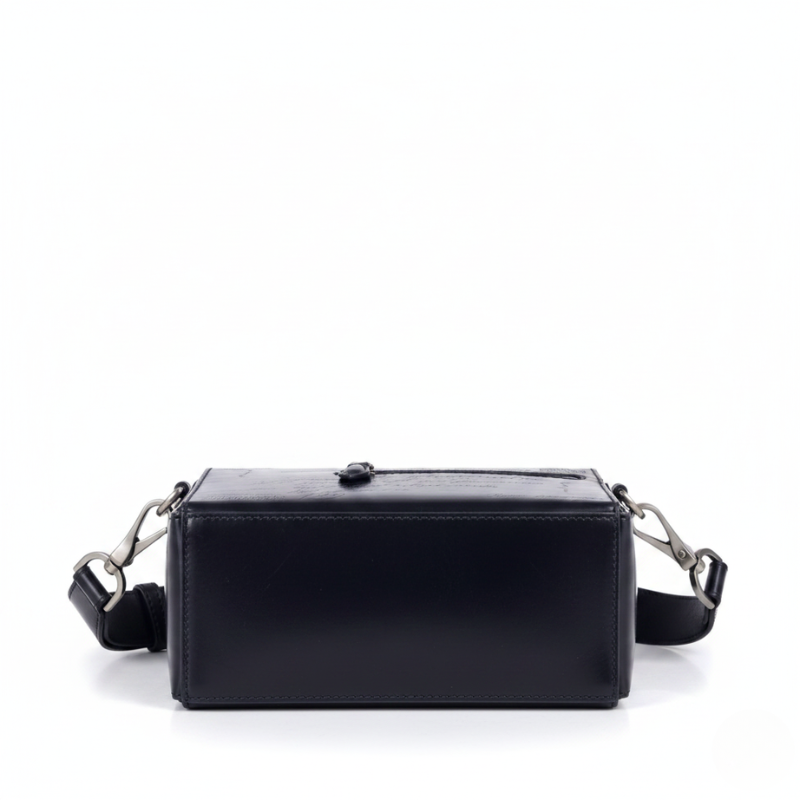 Scritto Italian Regal Travel Messenger