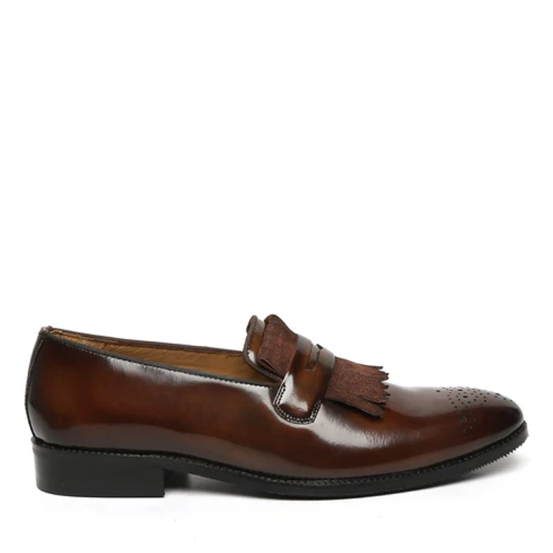 Patent Leather Slip On Black Shoe With Suede Fringes