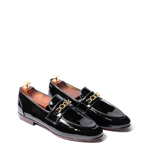 Patent Shiny Leather Loafers With Gold Chain