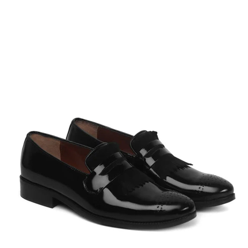 Patent Leather Slip On Black Shoe With Suede Fringes