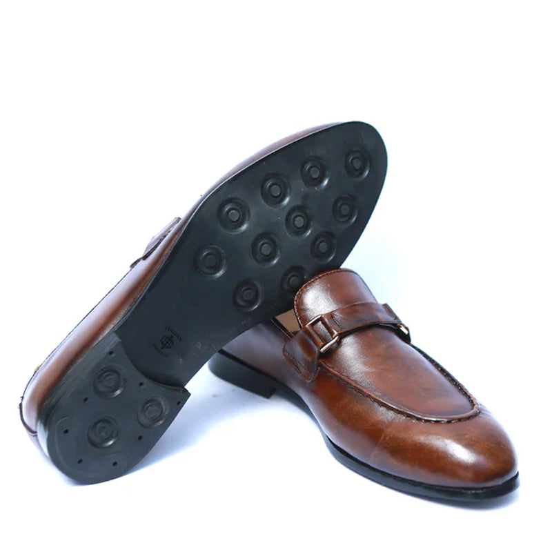 Men Polished Plain Leather Loafers With Buckle