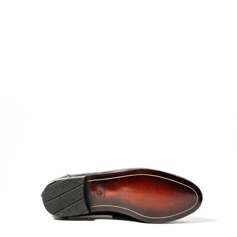 Patent Shiny Leather Loafers With Gold Chain