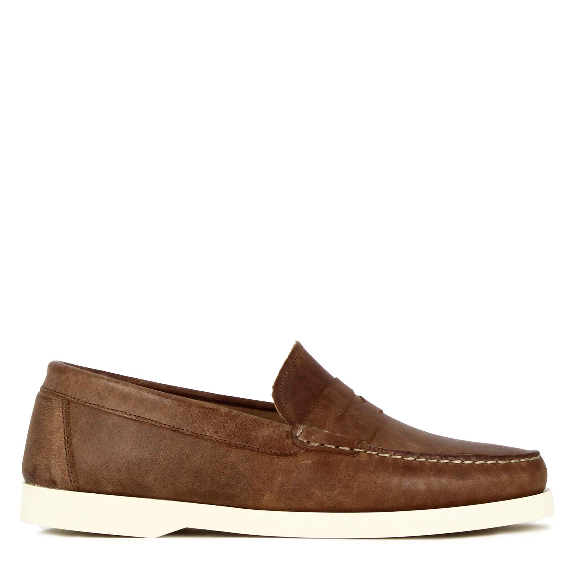 Casual moccasin in brown leather