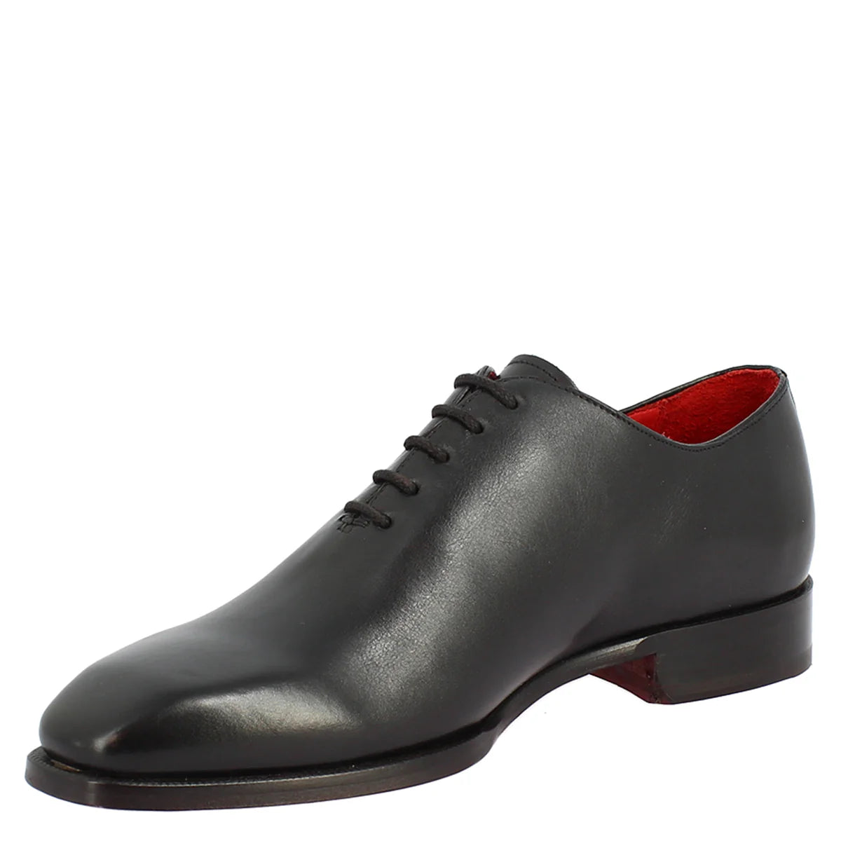 Handmade lace-up shoes in black leather